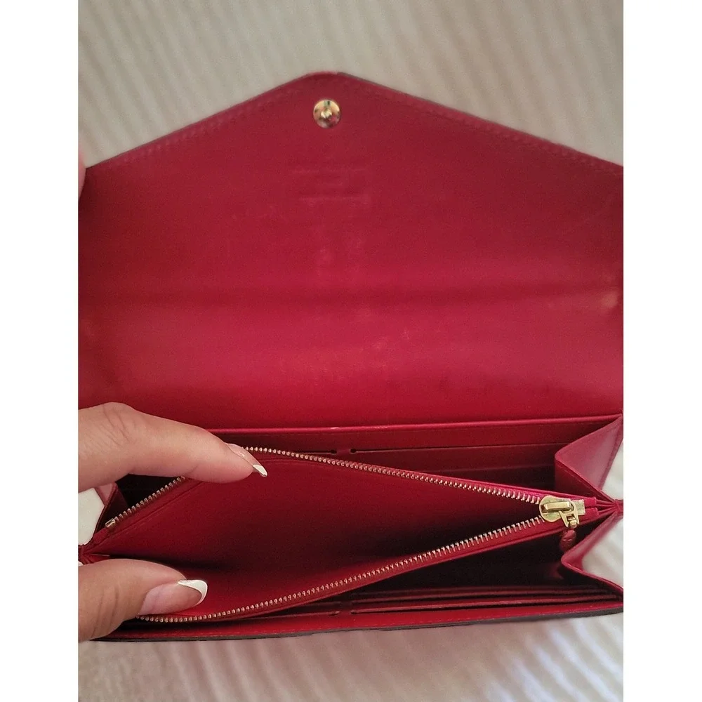Louis Vuitton Sarah Wallet Monogram Vernis‎ Red Patent Leather Crossbody Chain